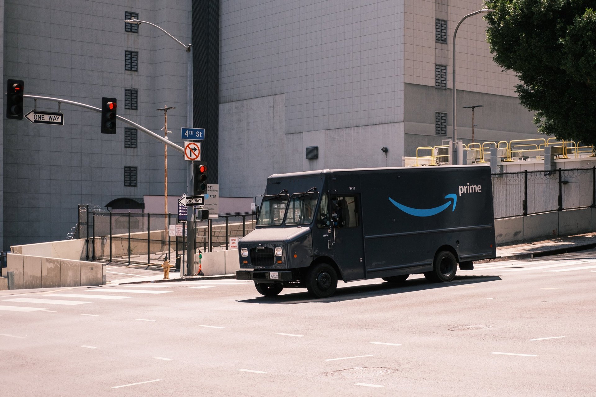 camion Amazon Prime 